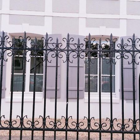 Le 2 Pieces Avec Parking Prive Apartman Honfleur Kültér fotó